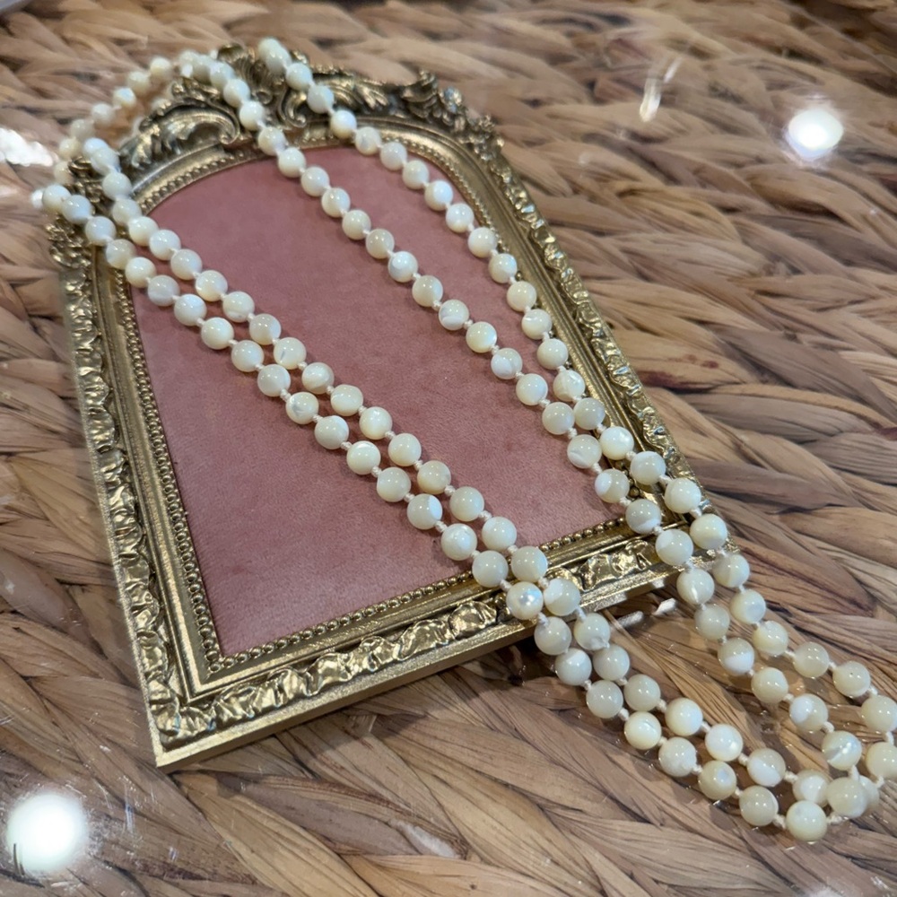 Long Victorian Style Mother of Pearl Hand Knotted Vtg Elegant Cream Necklace 24”